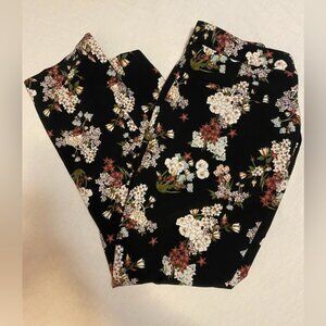 Woman’s floral pants size 8. Cynthia Rowley